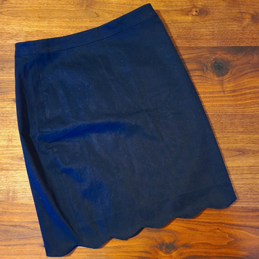 J. Crew scallop-edge pencil skirt (NWT) 🛍 HP 🛍
